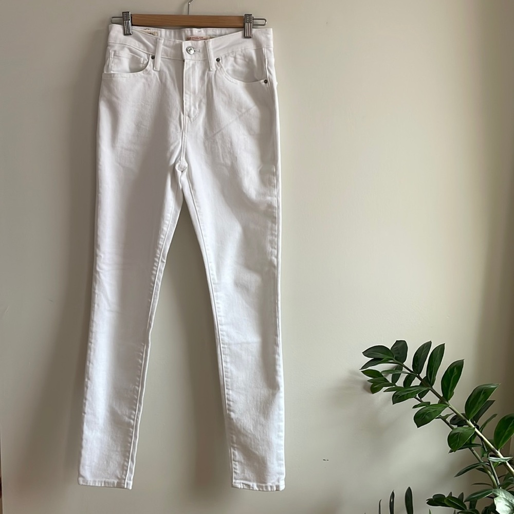 Levi’s White 721 High Rise Skinny Jeans NWOT